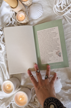 Cargar imagen en el visor de la galería, libreta para journaling especial para muejres que escriben u dibujan, papel elologico diseños de la artista maria lefay. papeleria de casa lefay