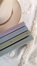 Cargar imagen en el visor de la galería, Tu Propia Biblioteca: Gratitud, Amor Propio, Manifestación y Meditación.
